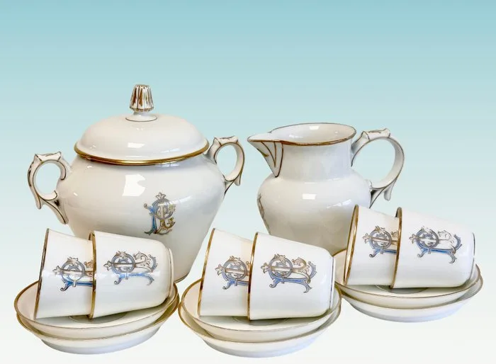 Porcelaine de Paris - Coffee service (15) - Magnificent Antique coffee set - Gold & Blue Monogram by Vieux Paris - Porcelain