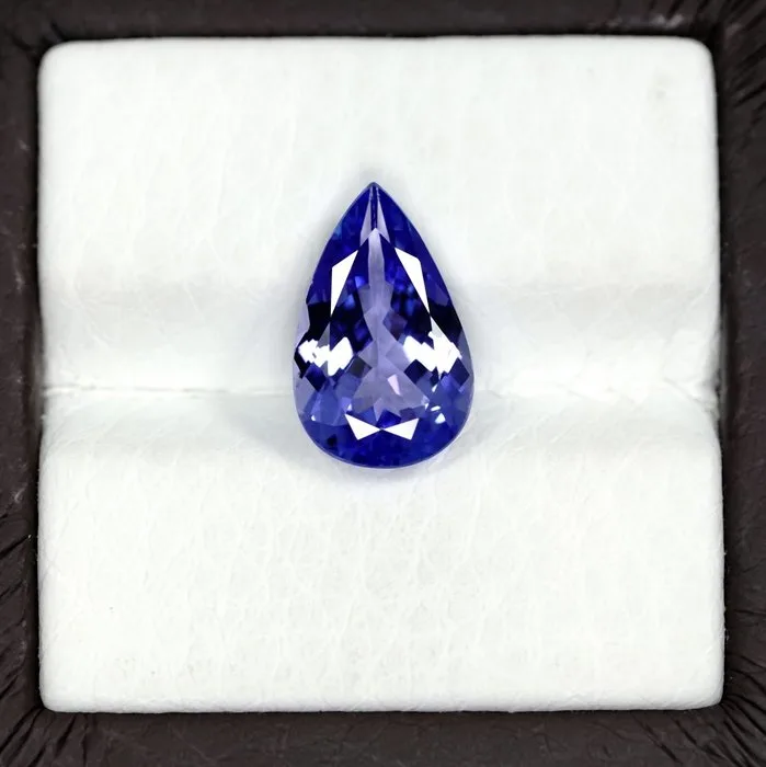 1 pcs Blue, Violet Tanzanite - 3.23 ct - International Gemological Institute (IGI) - *INTENSE COLOR*