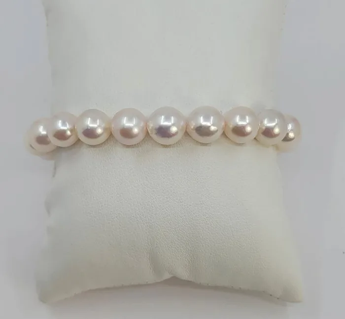Bracelet 8.5x9mm Bright Akoya pearls