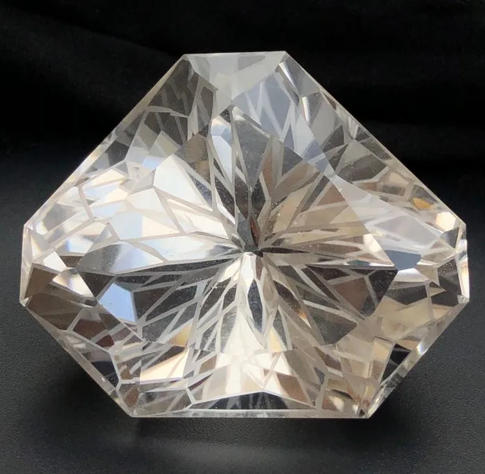 1 pcs Quartz - 487.03 ct - International Colored Gemstone Association (ICA GemLab)