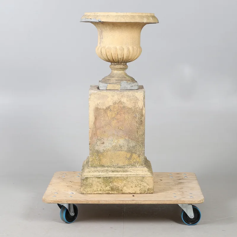 Royal Doulton 'Lambeth' Pattern Garden Urn Planter on Plinth