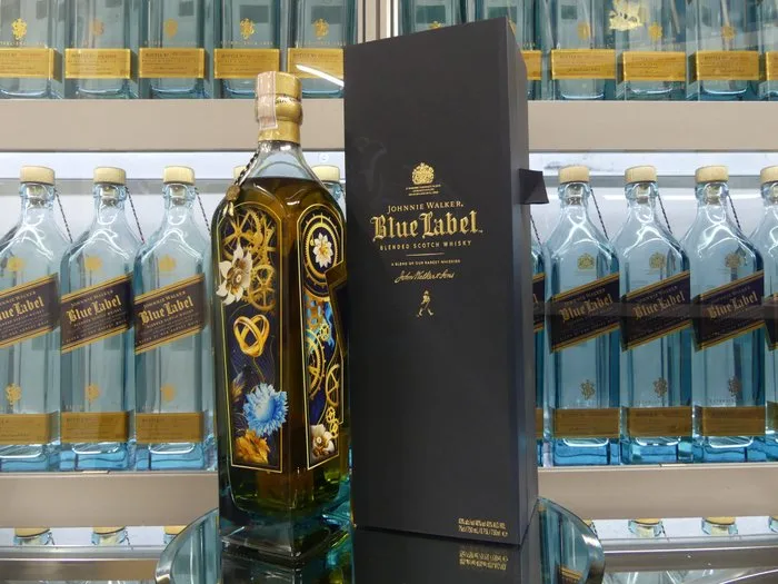 Johnnie Walker Blue Label Forever as one in Time Limited Edition Design from Vietnam - b. 2022 - 750ml