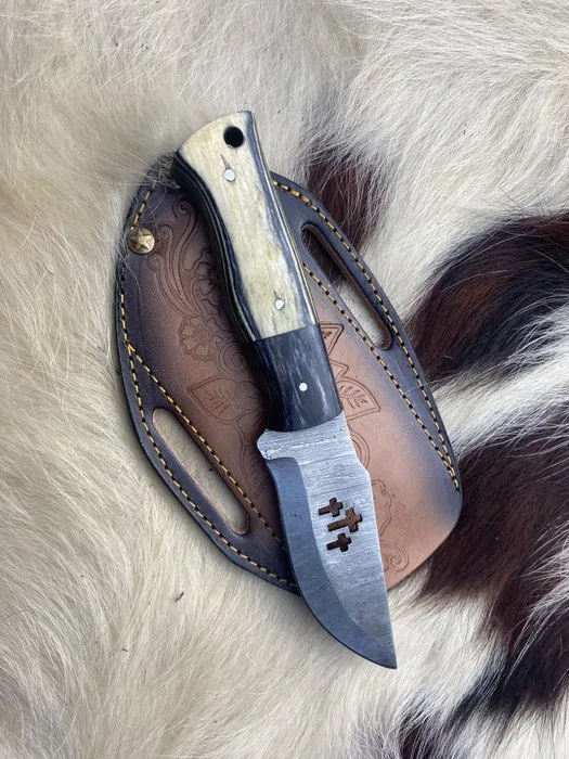Kitchen knife - Utility knife - AA-007-High Polish-Damascus Texture Steel-Wire cut-Resin-wooden-File work-Leather sheath - Steel, Wood, Bone, Leather - Asia - handcrafted knife