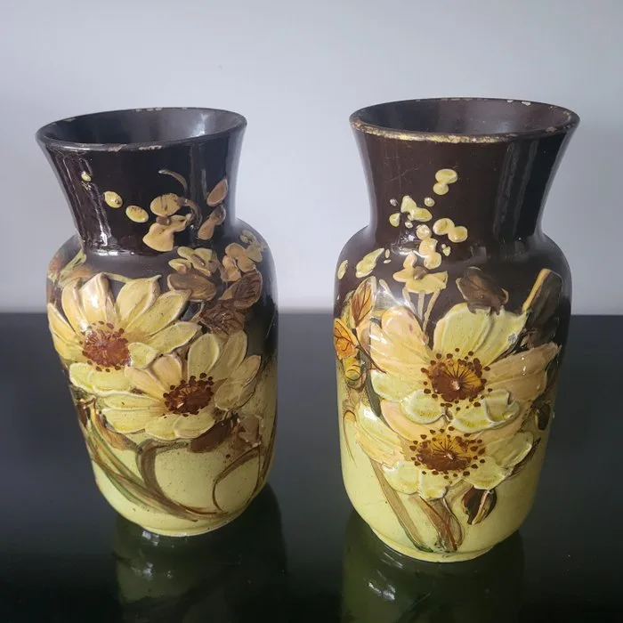 Vase (2) - Fine art ceramics