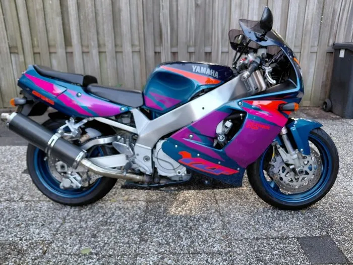 Yamaha - YZF 750 R - 750 cc - 1996