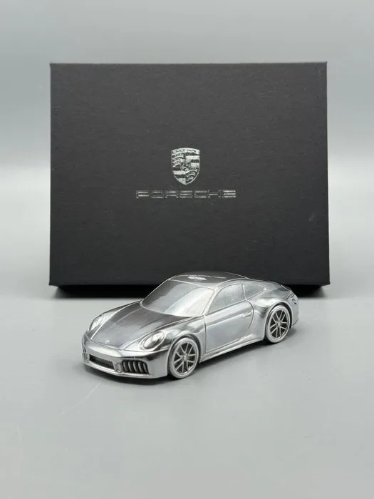 Porsche 911 992.2 Carrera paperweight - Porsche - 2025