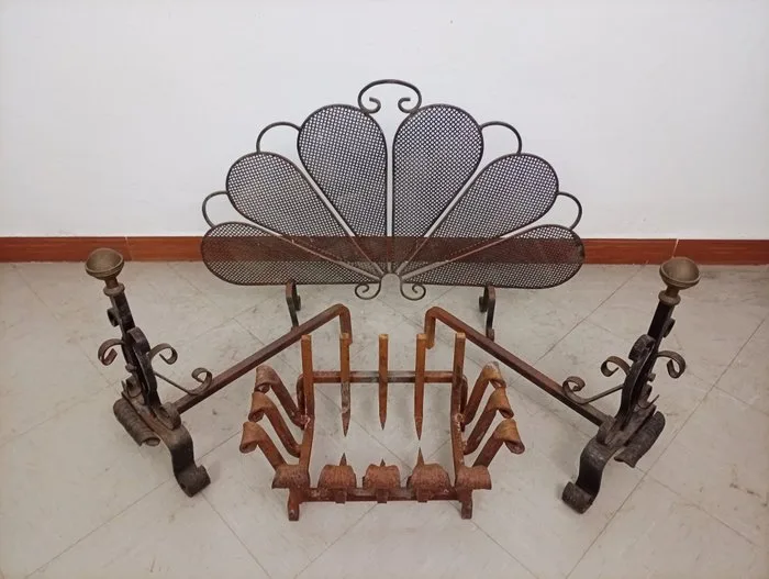 Fireplace accessory (4) - Wrought iron - Complete 4-piece set