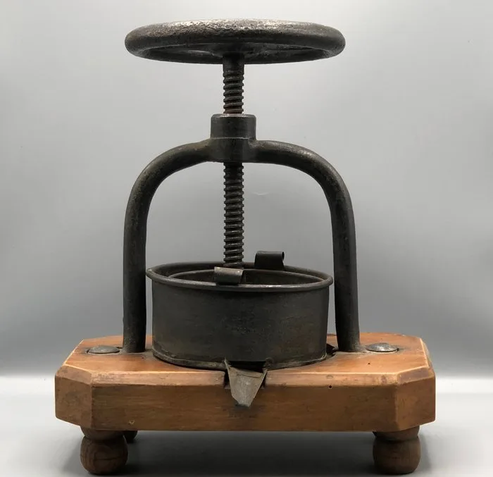 Press - 19th-century kitchen tool
