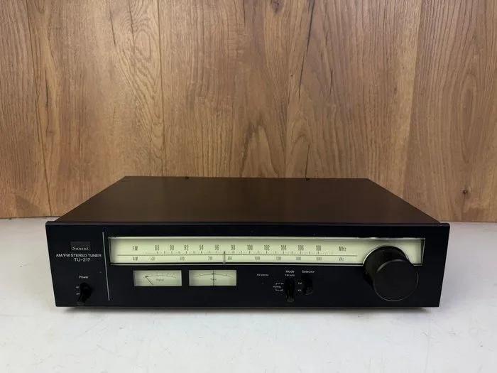 Sansui - TU-217 Tuner