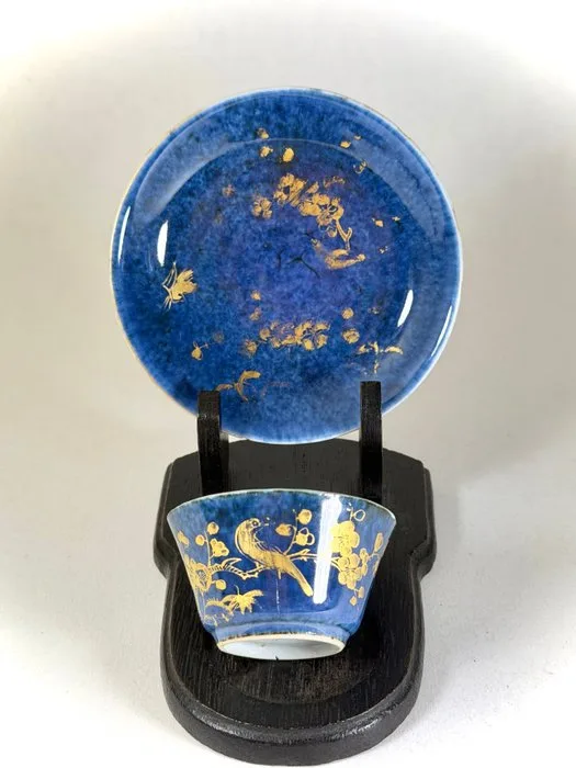Tea cup and saucer - Porcelain - China - Yongzheng (1723-1735)