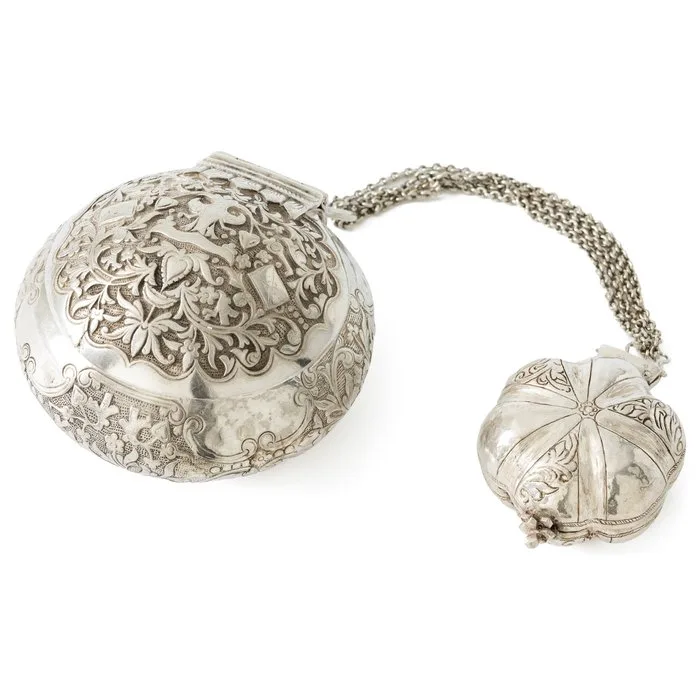 Betelnootdoos / Sirih-doos - Sumatra (Indonesië) - Box -.800 silver