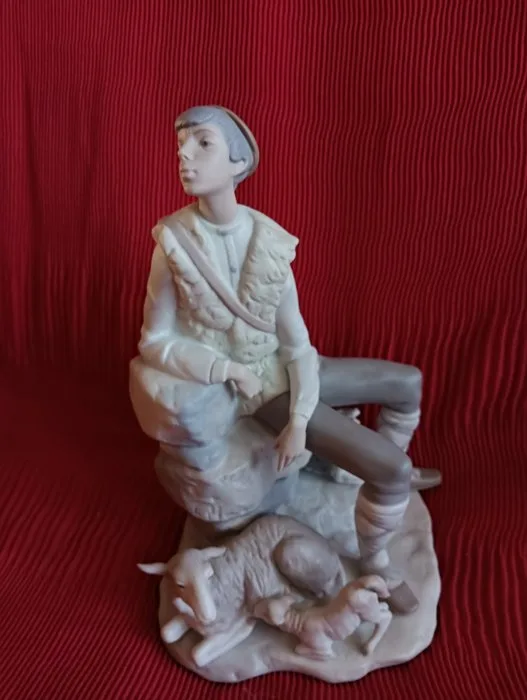Lladró - Juan Huerta - Sculpture, Figura Lladro Pastor descansando - 27 cm - Biscuit porcelain - 1981