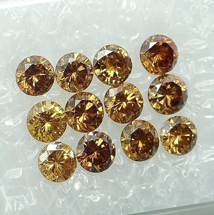 12 pcs Diamond (Colour-treated) - 1.06 ct - Round - Fancy intense Brownish Orange - VS1, I2 - Gem Report Antwerp (GRA)