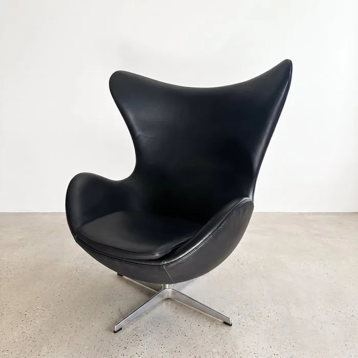 Fritz Hansen - Arne Jacobsen - Table - Egg Chair - Leather, Aluminium