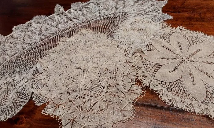 Embroidery (3) - 115 cm - 63 cm - Ancient Embroideries