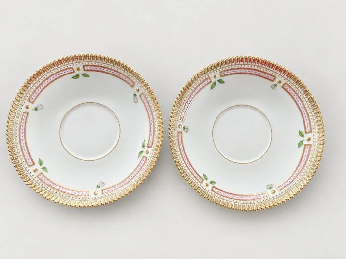 Royal Copenhagen - Plate (2) - Porcelain - Flora Danica
