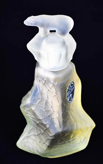 Kazimir Malevich (1879-1935) - Perfume bottle - "Severniy" (Северный) - Glass