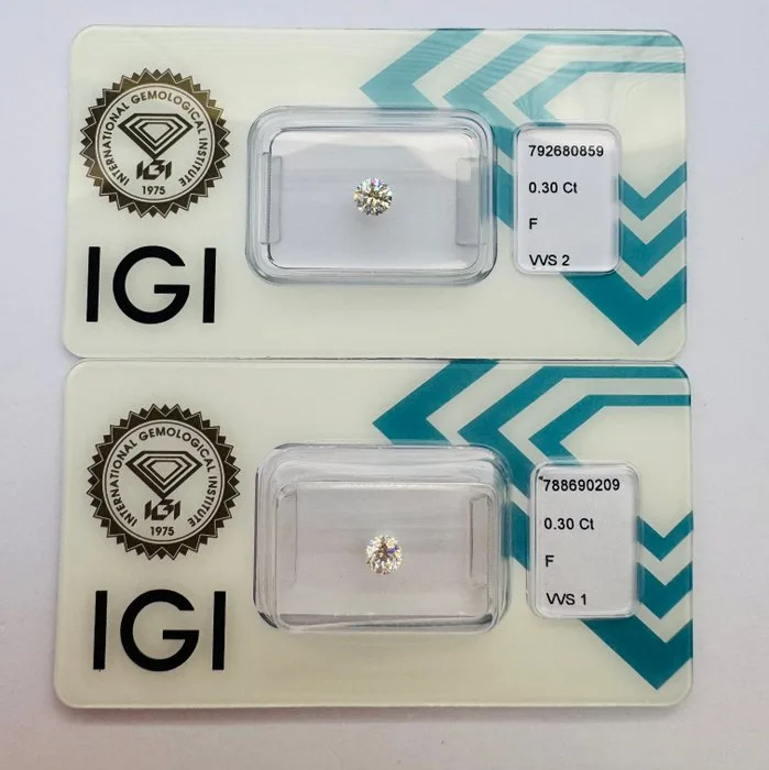 2 pcs Diamond (Natural) - 0.60 ct - Round - F - VVS1, VVS2 - International Gemological Institute (IGI) - *Pair* *VG EX*