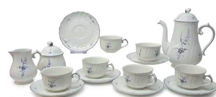 Villeroy & Boch - Coffee and tea service (15) - Alt Luxemburg - Vitro-Porcelain - Like new - display cabinet pieces