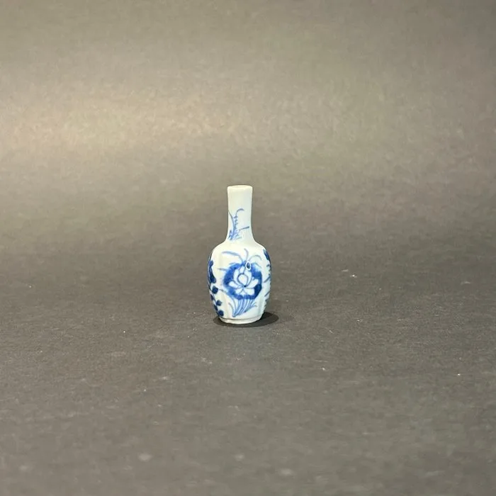 Vase - Porcelain - China - Kangxi (1662-1722) - miniature Kangxi vases