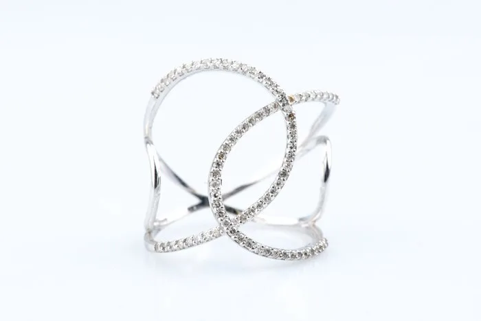 Ring - 18 kt. White gold - 0.82ct. tw. Diamond (Natural)