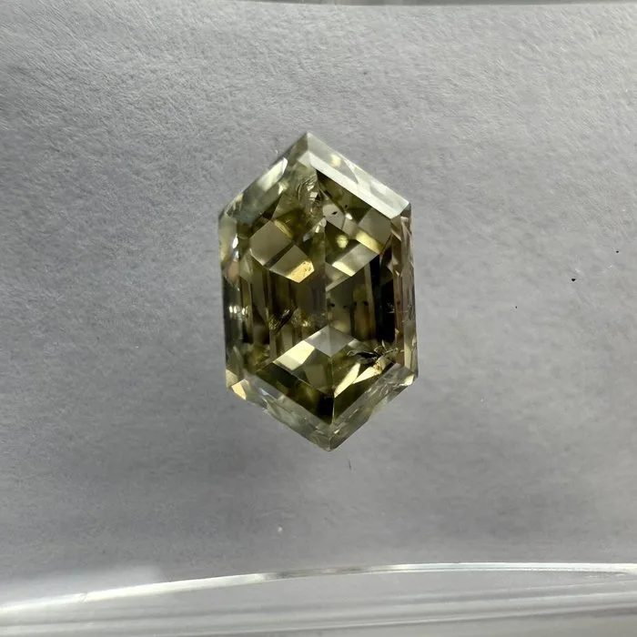 1 pcs Diamond (Natural coloured) - 1.08 ct - Fancy Greenish Yellow - SI1 - International Gemological Institute (IGI) - Hexagonal Shape