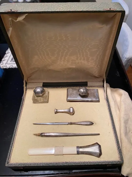 Writing table - silver - Silver