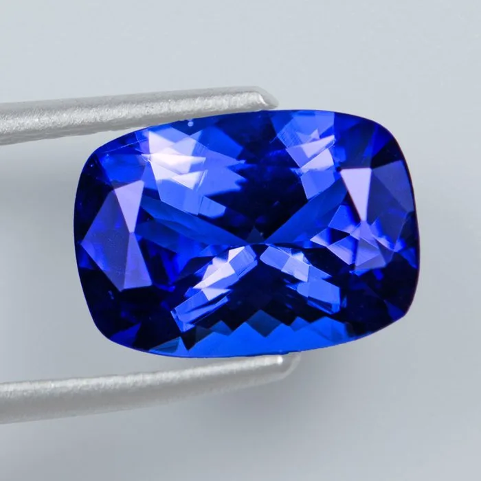 Blue Tanzanite - 3.23 ct - International Gemological Institute (IGI)