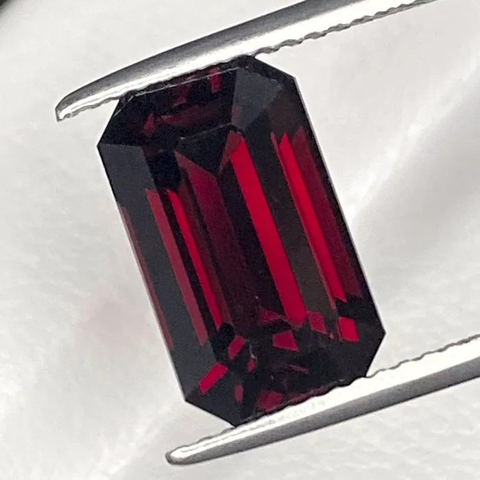 Rhodolite - 5.34 ct - International Colored Gemstone Association (ICA GemLab) - Red Garnet