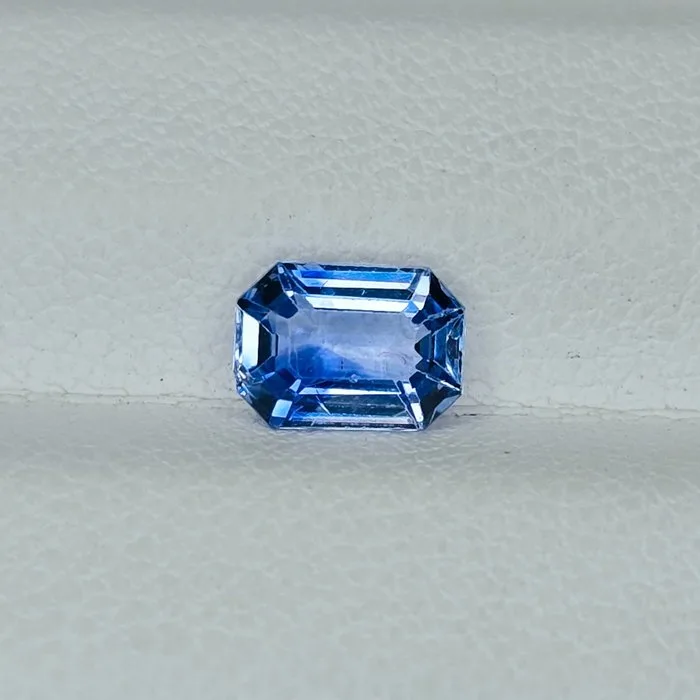 Blue Sapphire - 1.21 ct - Gemological Science International (GSI) - Srilankan Mined Gem