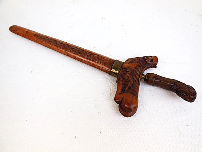 Carvings in the shape of a lion and a human head - Soldier Keris - Madura