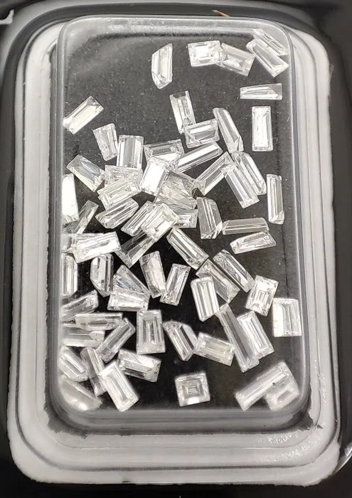66 pcs Diamond (Natural) - 2.01 ct - Tapered - D (colourless), E - VS1, VVS1 - Gemmological Centre Israel (G.C.I.)