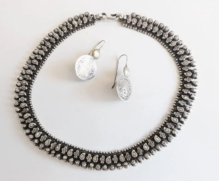 Silver - Parure - India Neck Warmer