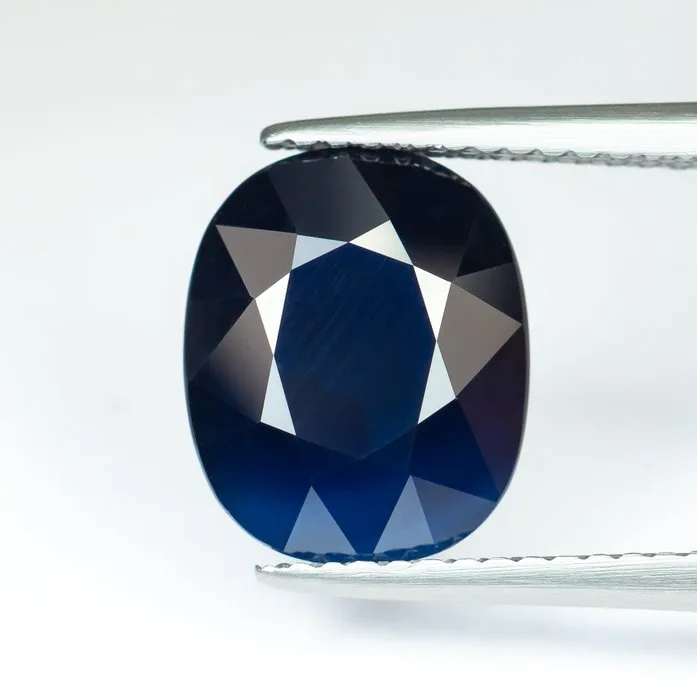 Sapphire - 4.59 ct - International Gemological Institute (IGI) - Deep Blue (No Heat)