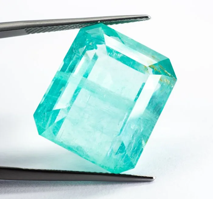 Emerald - 34.13 ct - International Gemological Institute (IGI) - Green