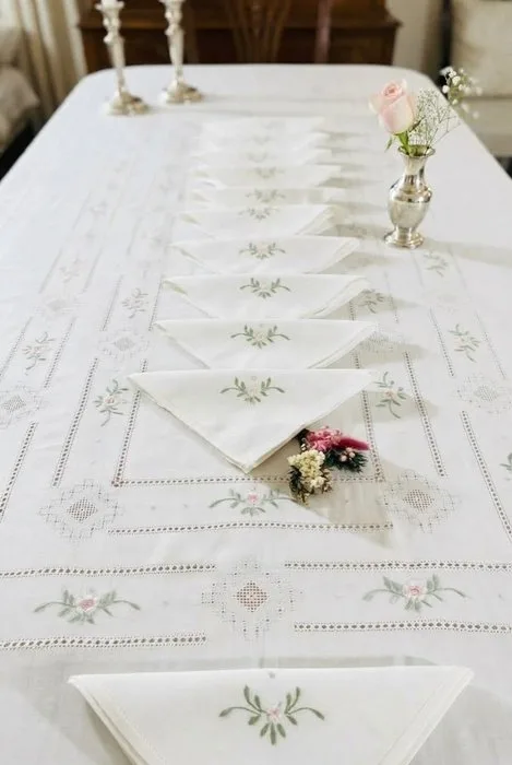 Tablecloth (13) - 270 cm - 170 cm - Floral motifs & sheer fabrics