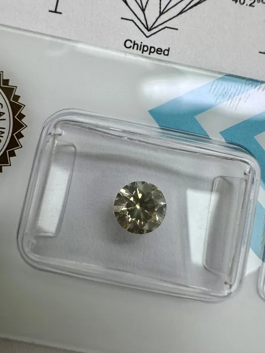 1 pcs Diamond (Natural coloured) - 0.90 ct - Round - Fancy Brownish, Greenish, Yellow - SI1 - International Gemological Institute (IGI)