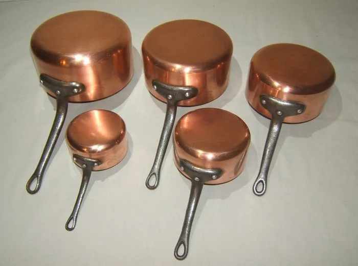 Cuivres de Faucogney - Een degelijke set van 5 koperen Franse pannen - Pan - Copper, Cast iron