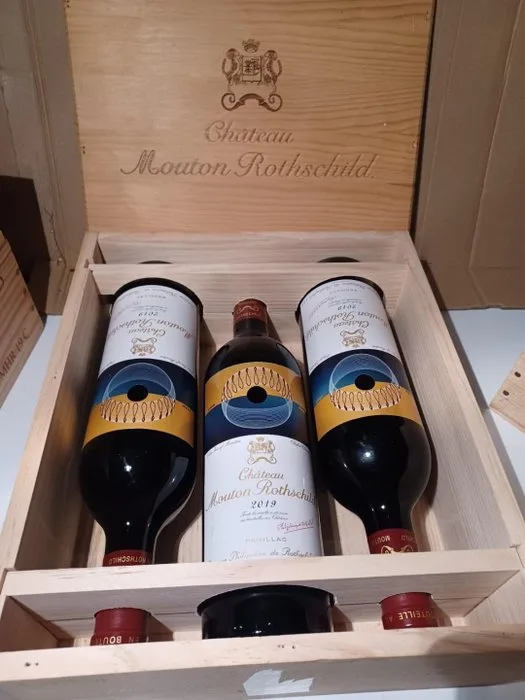 2019 Chateau Mouton Rothschild - Bordeaux 1er Grand Cru Classé - 3 Bottles (0.75L)