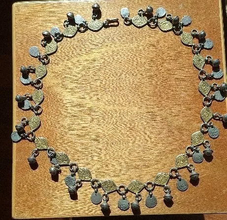 Trachten-Kopfschmuck / Gürtel (Tepelik) mit Münzen und Glöckchen – Osmanische Region - Early 20th century