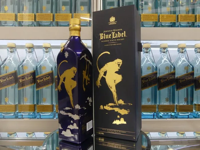 Johnnie Walker Blue Label - Celebrating Year of the Monkey - b. 2017 - 1 Litre