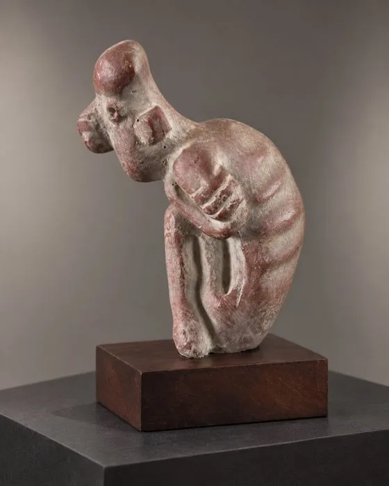Figurine - Replica of a Pre Columbian statuette - Angina Pectoris, precolumbiaans geïnspireerde medische figuur - Clay, Pottery