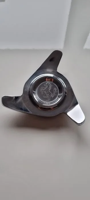 Wheelnut (1) - Ferrari - FERRARI Écrou roue pour modèle 365GT2/GT4/512BB/BBi pièce d'origine, pas une reproduction!