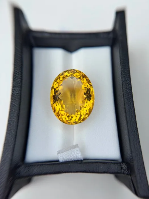 1 pcs Yellow Citrine - 24.91 ct - International Gemological Institute (IGI) - AMAZING UNIQUE CITRINE