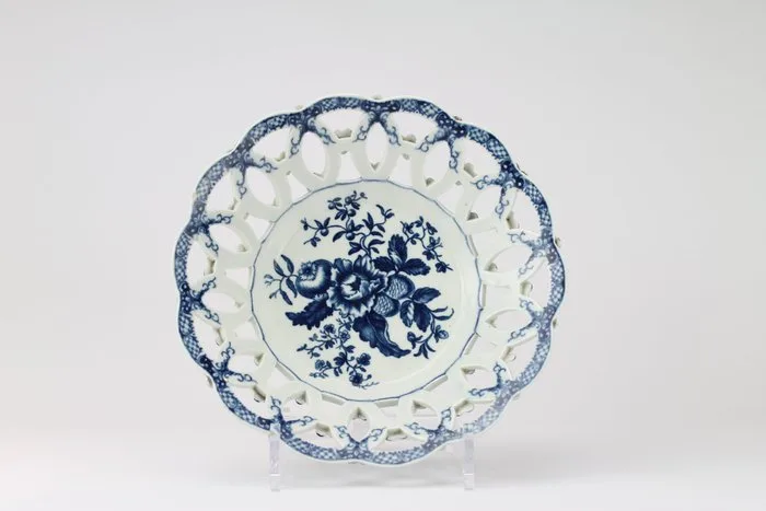 Worcester - Basket - Porcelain - Pine Cone Pattern