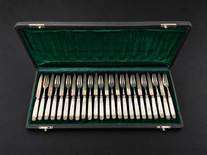 Alexandre Peter - Cutlery set (24) -.950 silver - Fish service with mother-of-pearl handles and case