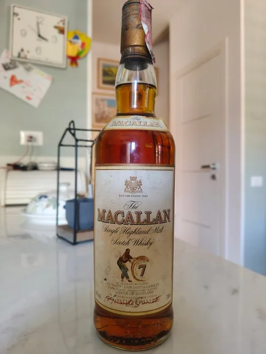 Macallan 7 years old Armando Giovinetti - b. 1990s - 70cl