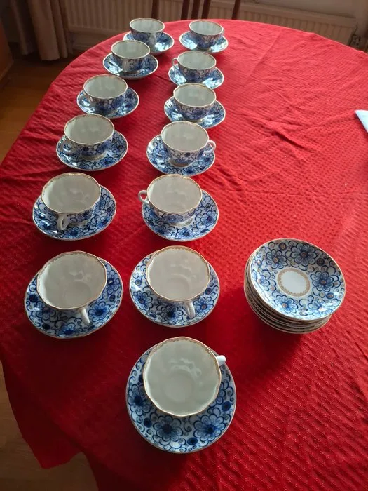 Lomonosov Imperial Porcelain Factory - Coffee and tea service (13) - Porcelain - Bindweed (Winding Twig)