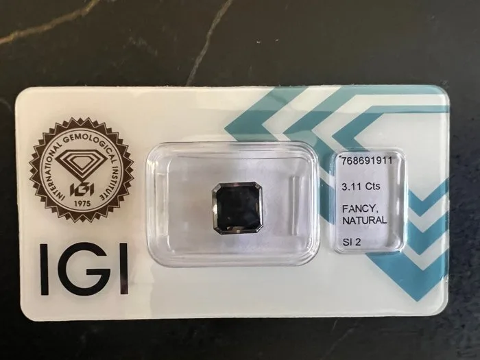 1 pcs Diamond (Natural coloured) - 3.11 ct - Square - Fancy dark Greenish Grey - SI2 - International Gemological Institute (IGI)