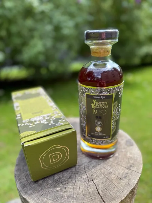 Trinidad Distillers Ltd 2005 19 years old Distilia - Pimenta Racemosa - Floral Rum Series - b. 2024 - 700ml